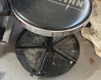 Craftsman Rolling Mechanic Stool 