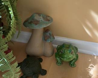 Ceramic Garden Figurines: Frog, Turtle and Mushrooms