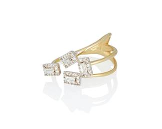 183
A 14K Bi-Color Gold and Diamond Ring
Featuring four arms set with baguette and round diamonds weighing approximately 0.50 carat

Size: 8 1/2
4.0 grams gross
Estimate: $1,800 - $2,500
