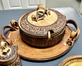 Art pottery dishes