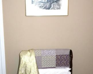 Wooden quilt holder