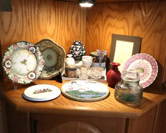 Miscellaneous items and decorative plates