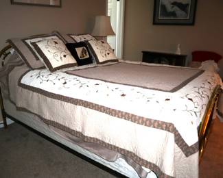 Queen size bedspread set with pillows and shams