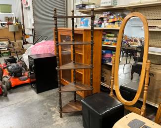 Wood Corner Shelf - Freestanding Mirror