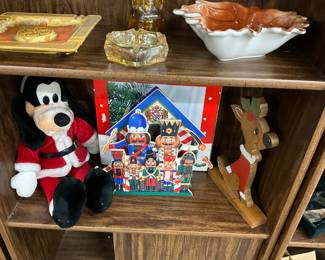 Disney Goofy Santa Plush - 3D Nutcracker Music Box - Wood Reindeer Decor