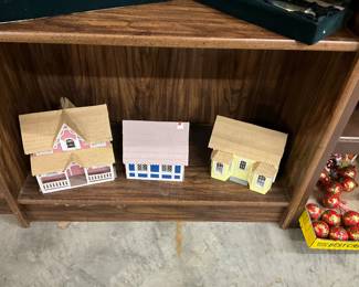 Wooden Miniature Greenleaf Dollhouses