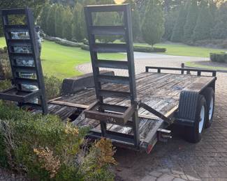 Flat bed trailer car hauler