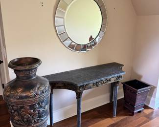 Mirror, console table urn