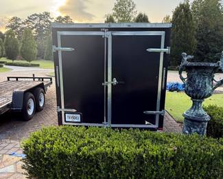 Enclosed trailer