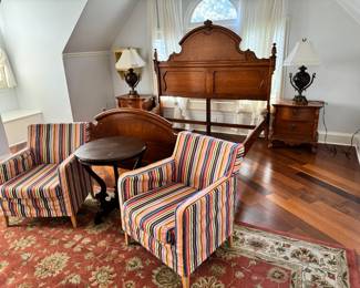 Pair chairs