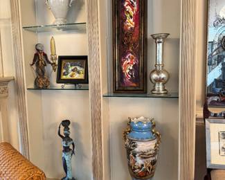 Serves style palace urns
