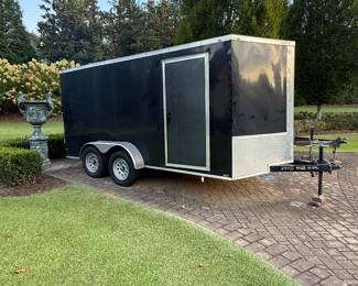 Enclosed trailer