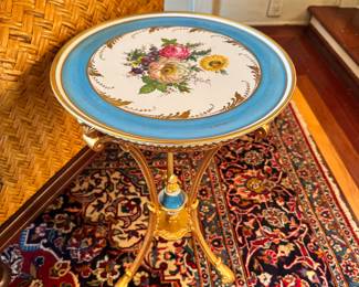Serves style table