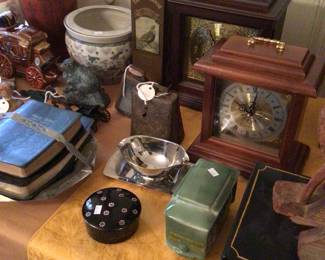 Vintage mantle clocks