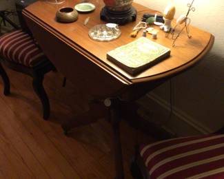 Antique drop side table