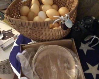 Eggs in vintage basket / men’s collar stiffiners
