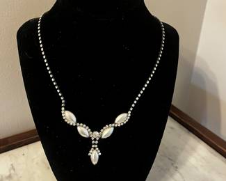 Elegant Vintage Pearl and Rhinestone Necklace