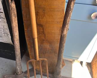 9ft Garden Trellis, Live Edge Wood Panel and Yard Tools