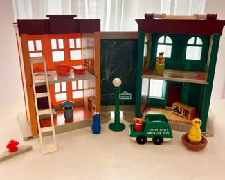 Fisher Price Sesame Street Playset with Figures and Accessories