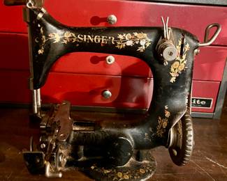 Rare Antique Singer Sewing Machine Chain Stitch Model