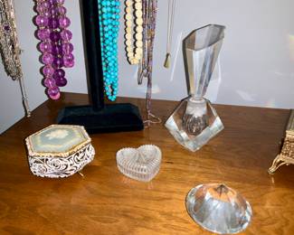 Vintage, Dresser decor 