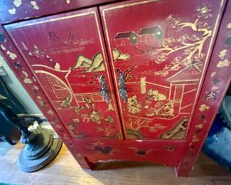 Red lacquer cabinet