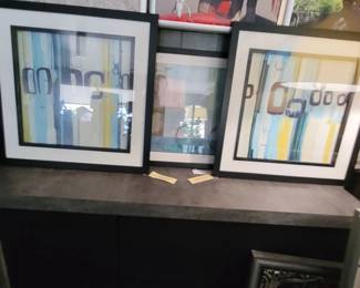 2 or 3 pieces. Amazing frames and matting. Extremely Heavy