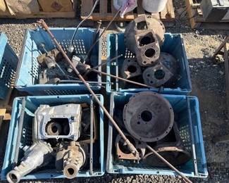 968  5 Bell Housings, 4 Transmission Cases, 7 Transmission Shifter Levers, Gears 