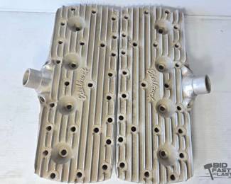 676 2 Edelbrock Aluminum Cylinder Heads