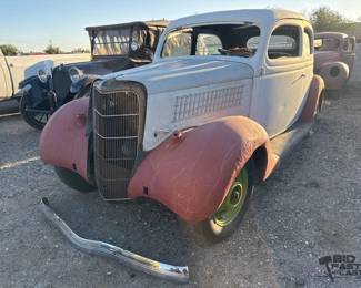 80  1935 Ford Tudor 