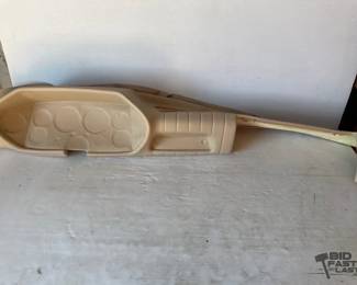 872 Upholstered Dash