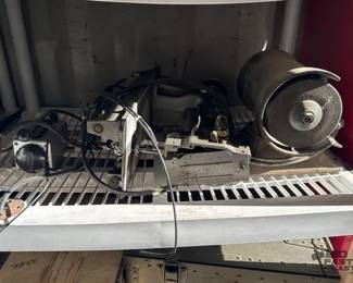 864  Bench Grinder, Sewing Machine, Chiba Oil Pump 
