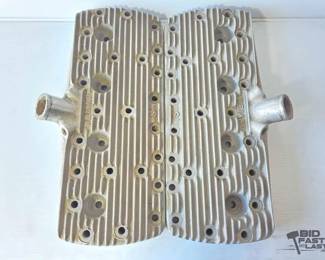 620 2 Weiand Aluminum Cylinder Heada