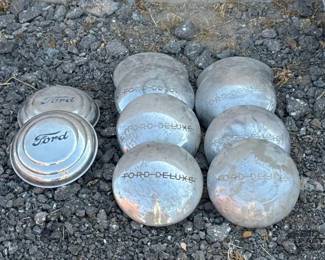 888 10 Ford Hub Caps