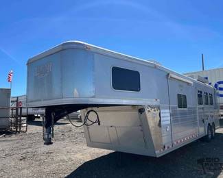 138  2008 Logan Horse Trailer 