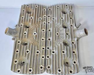 622 2 Edelbrock Aluminum Cylinder Heads