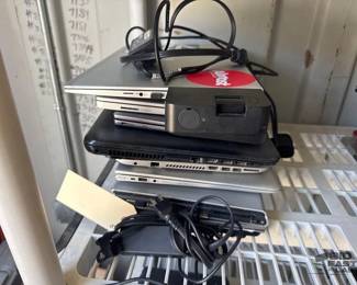 8012 9 HP Laptop Computers