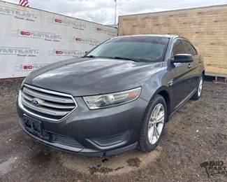 232 2015 Ford Taurus