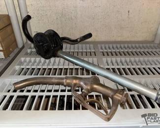 9612  Lubester with Pump Handle 