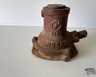 4124 Nissan 1.5 Ton Bottle Jack