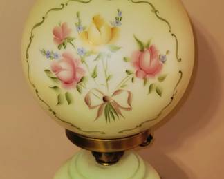 Antique "Gone With the Wind" lamp.