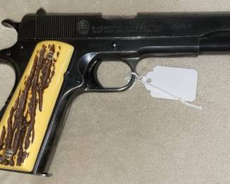 Ejercito Argentino Model 1927 D.G.F.M. (F.M.A.P.). Matching numbers. 45ACP caliber.