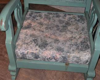 Antiques rocking chair 