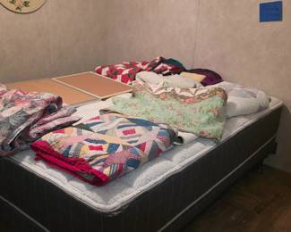 Quilts and bedspread 