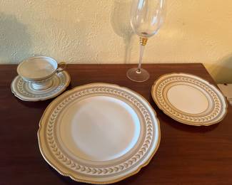 Rosenthal Ivory Dutchess China set of 12 Place Setting from Germany

