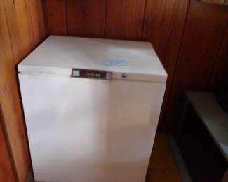 SMALL CHEST FREEZER