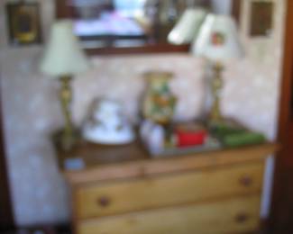 ANTIQUE 3 DRAWER CHEST