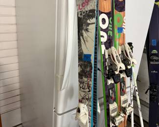 Cosmo Skis - 1st set- $90