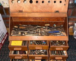 Box of 100s of vintage lathe / machinist tools. Accepting bids for whole box.