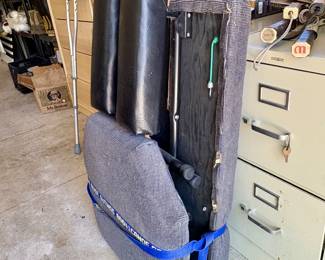 Foldable massage table